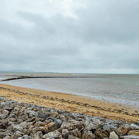 Y Doc At World Horizons Community Hub Vandrarhem Llanelli Exteriör bild