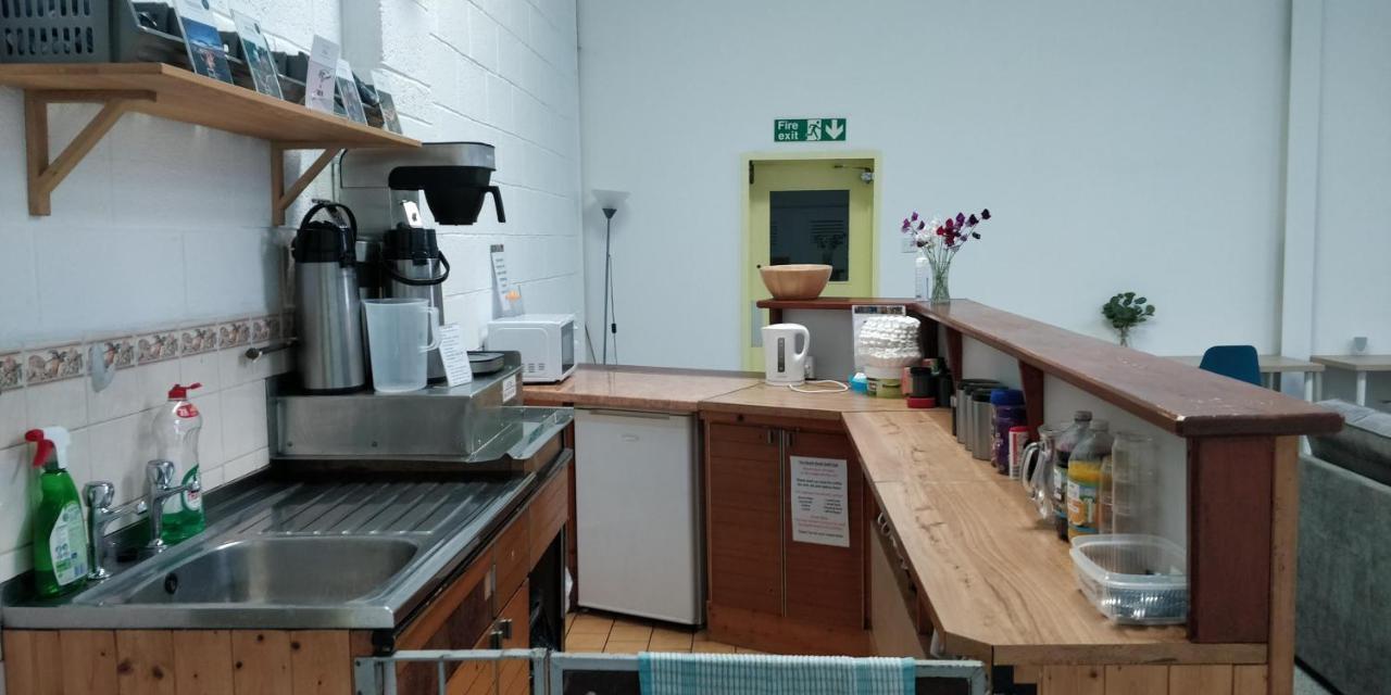 Y Doc At World Horizons Community Hub Vandrarhem Llanelli Exteriör bild