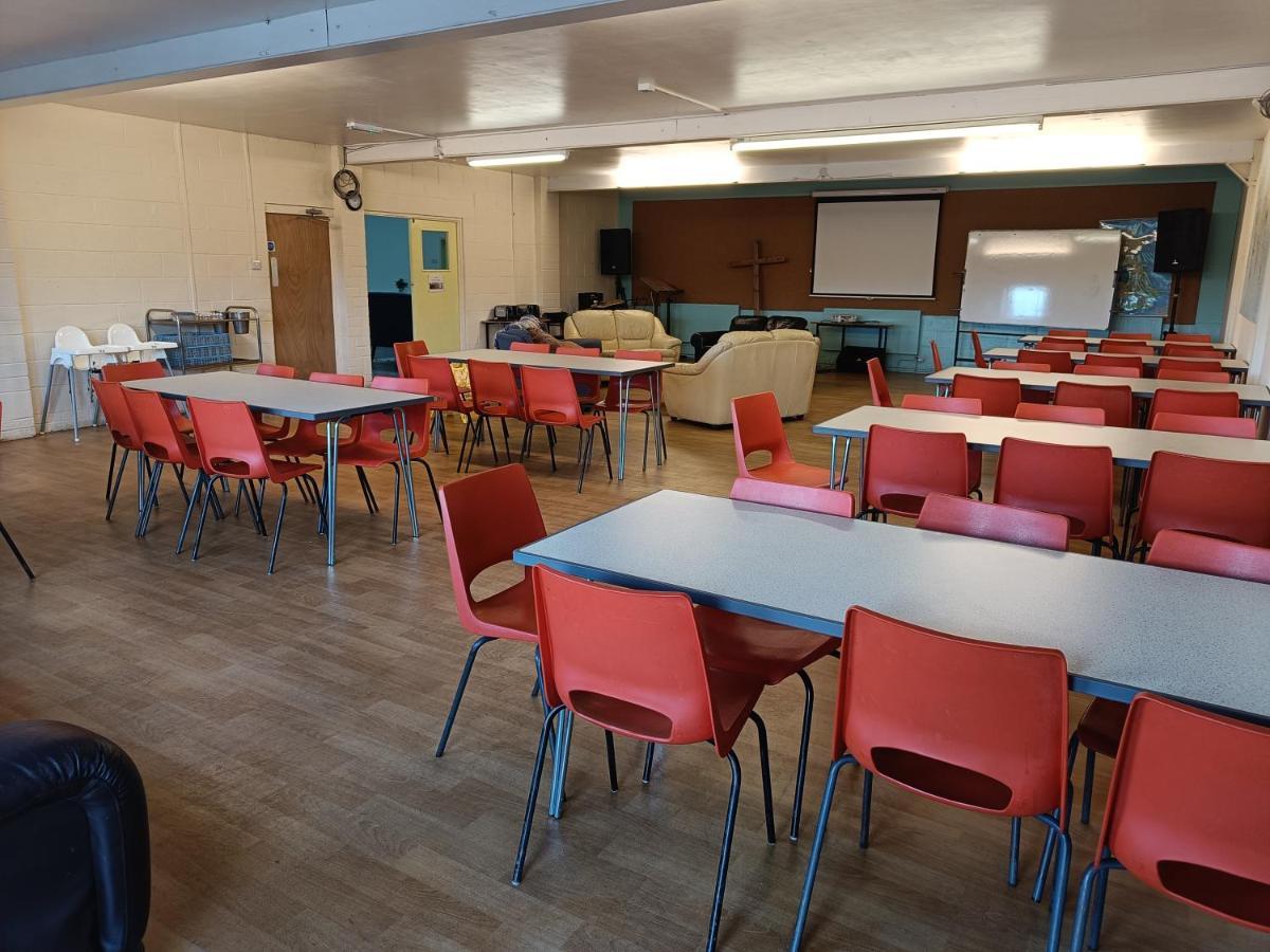 Y Doc At World Horizons Community Hub Vandrarhem Llanelli Exteriör bild