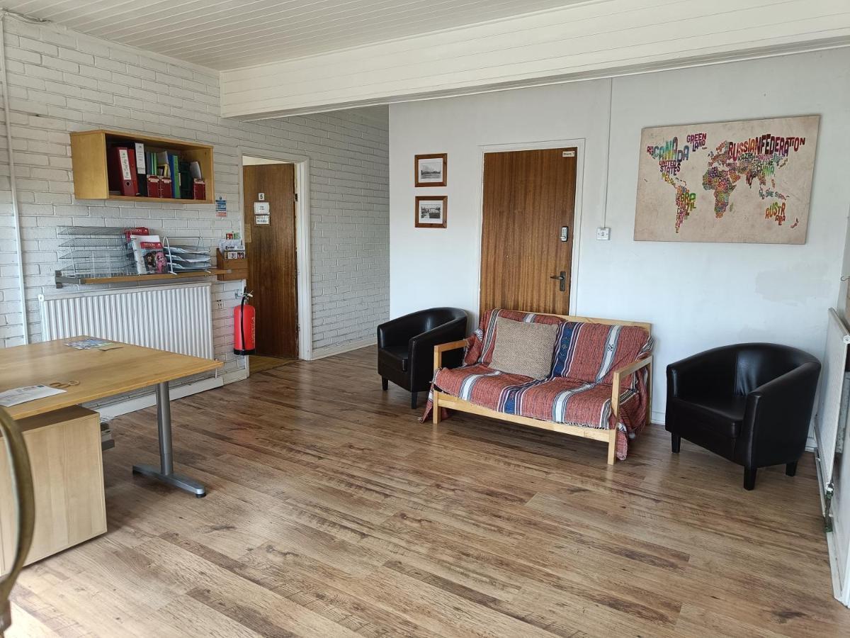 Y Doc At World Horizons Community Hub Vandrarhem Llanelli Exteriör bild